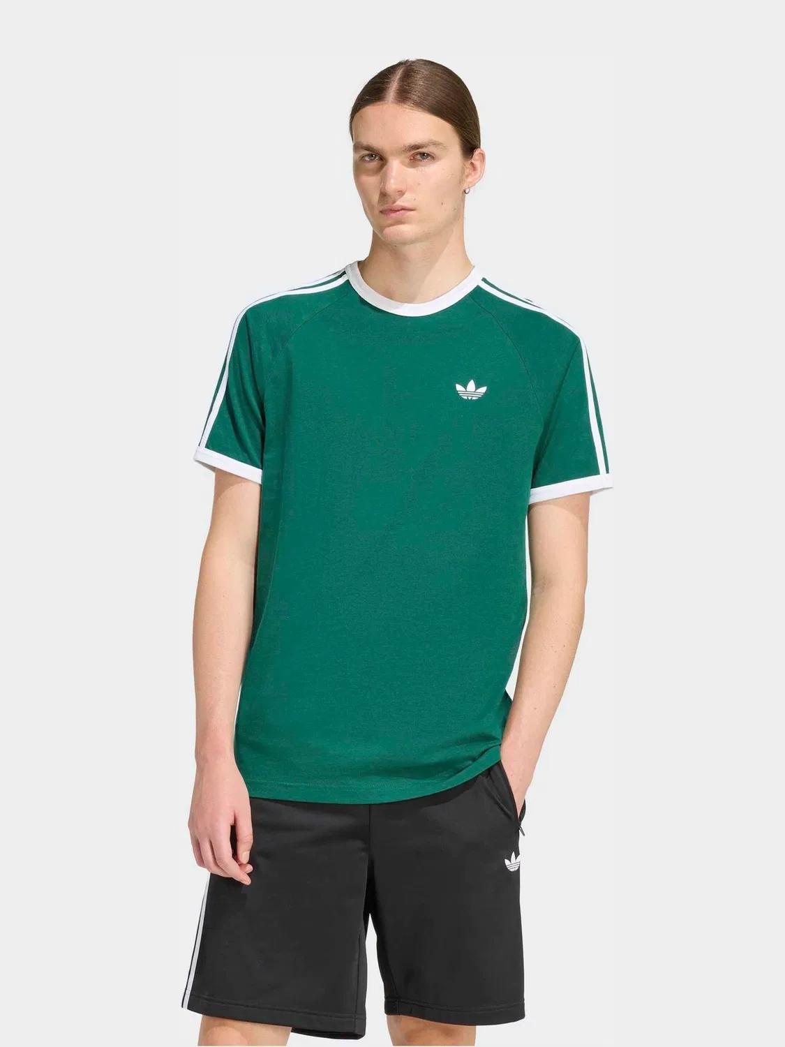 Футболка с полосками adidas Originals, зеленая