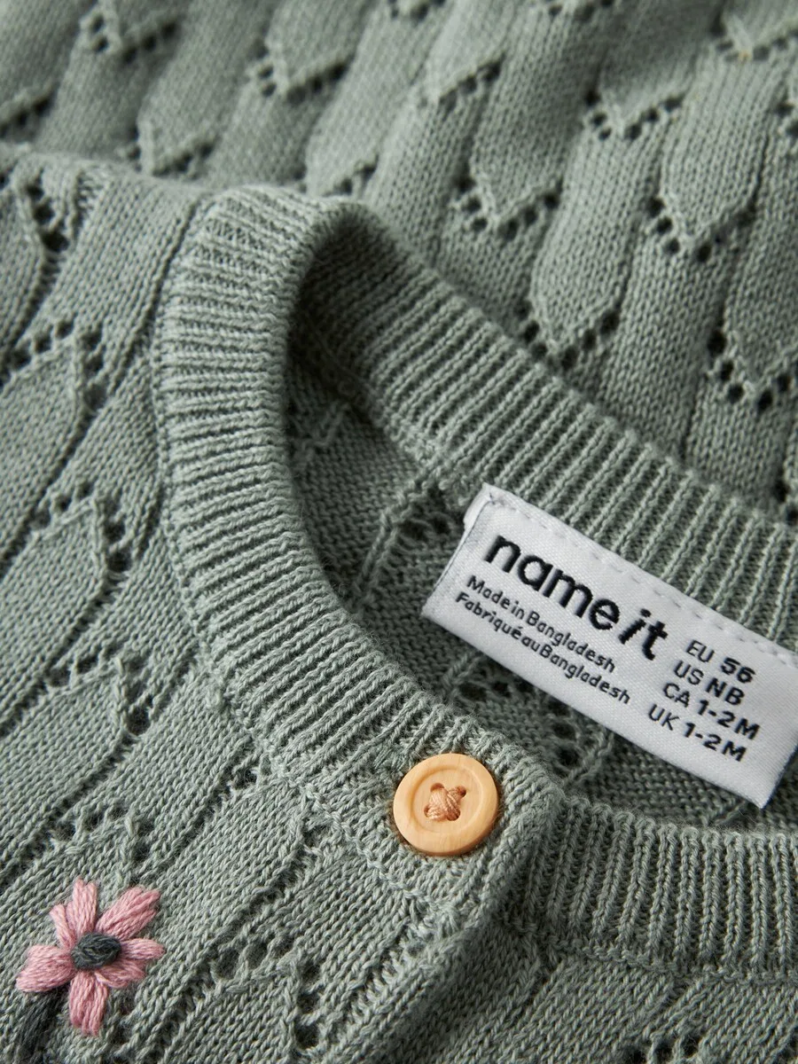 Вязаный кардиган NAME IT 'NBFLunna' цвета тростника и пятнисто-зеленого — фото 4