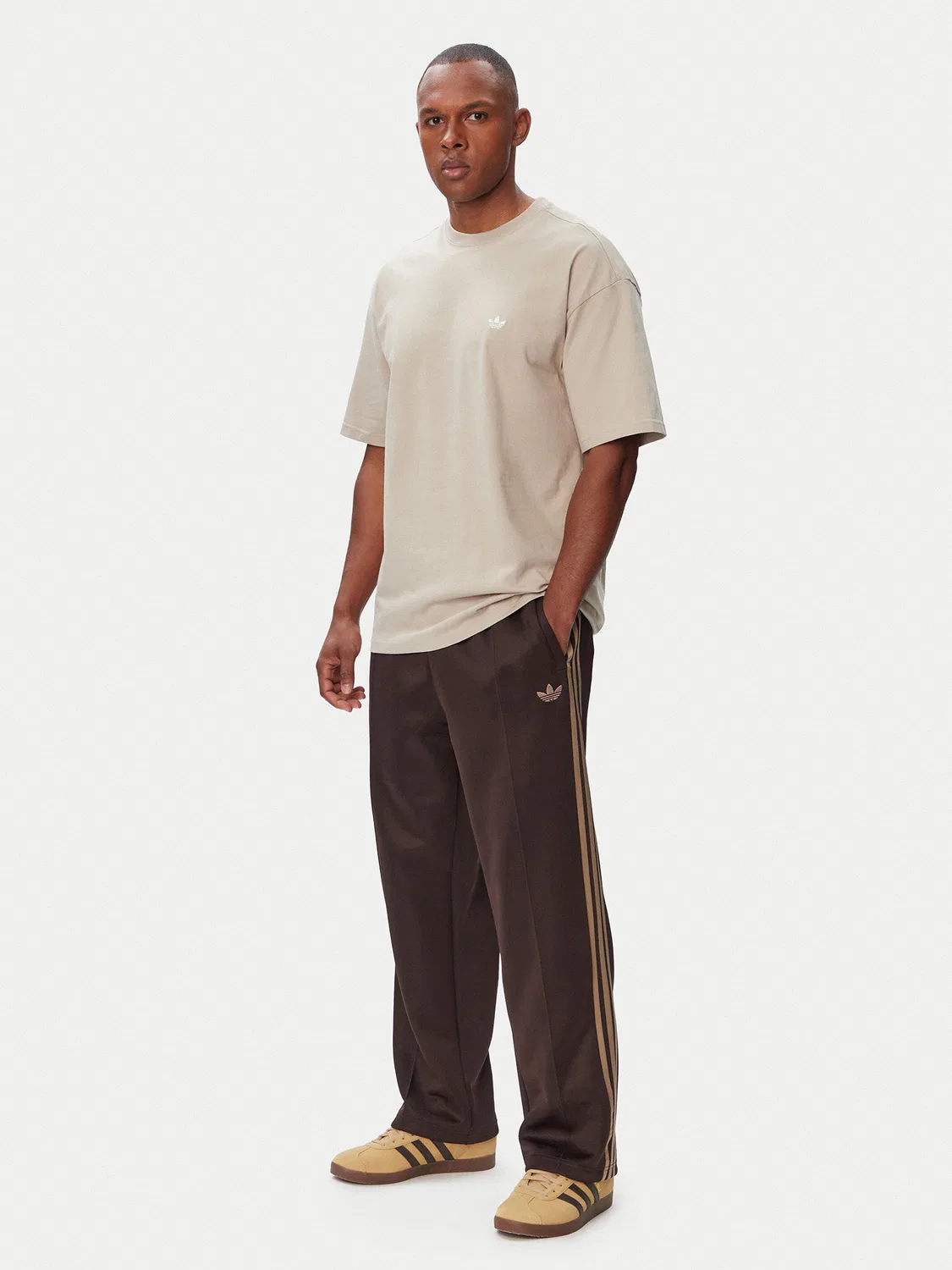 Мужская футболка свободного кроя Trefoil Essentials Adidas, светло-бежевый — фото 2