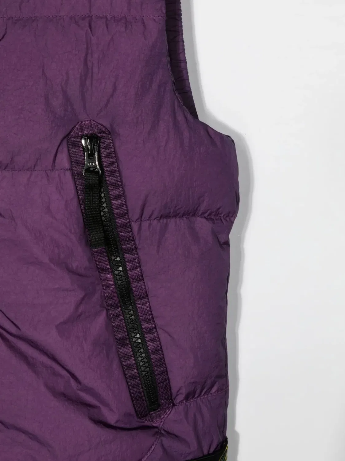 Жилет с капюшоном из перьевого пуха Stone Island, фиолетовый — фото 3