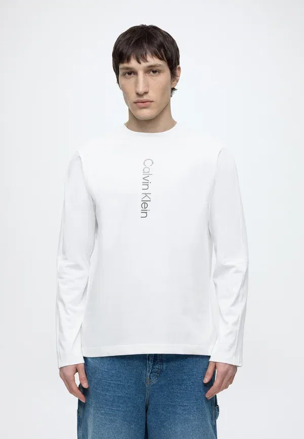 Футболка с графическим принтом, спортивная, с длинными рукавами Calvin Klein, белый