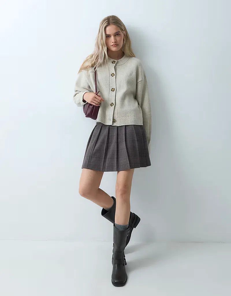 Мини-шорты-юбка GAP в клетку с плиссировкой — фото 2