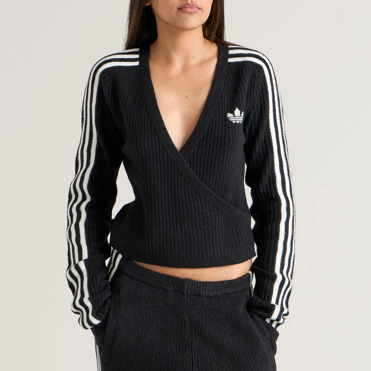 Кардиган-обертка с V-образным вырезом X JENNIE Adidas, Black — фото 2