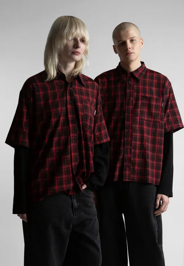 

Футболка унисекс с тартановым рисунком Wasted Paris, Fire Red/ Black, Черный, Футболка унисекс с тартановым рисунком Wasted Paris, Fire Red/ Black