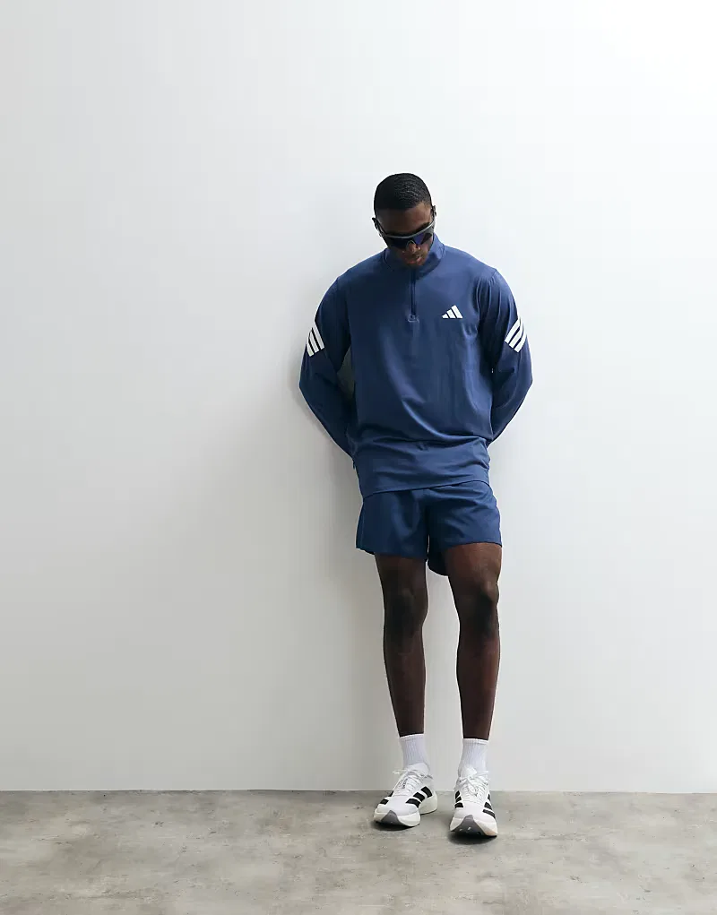 Футболка Adidas Performance Adi365 Iconic с застежкой-молнией до середины груди, Tech Indigo/белый — фото 2