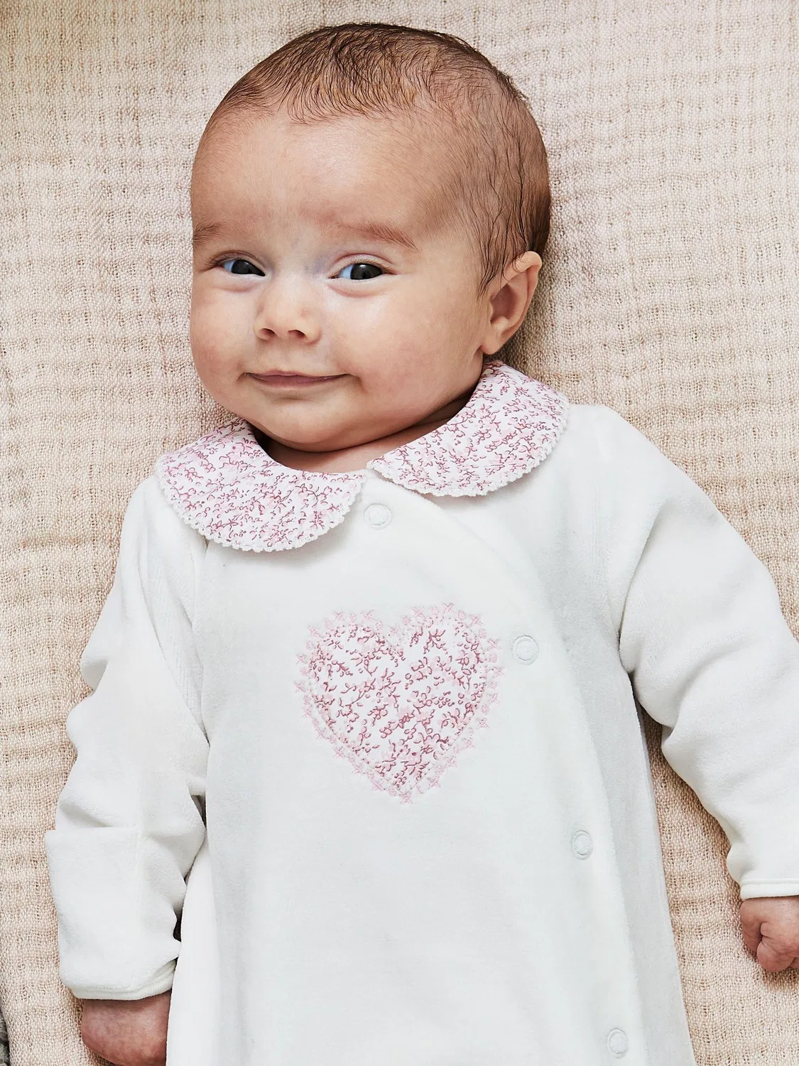 Комбинезон с аппликацией сердце Jojo Maman Bébé, белый