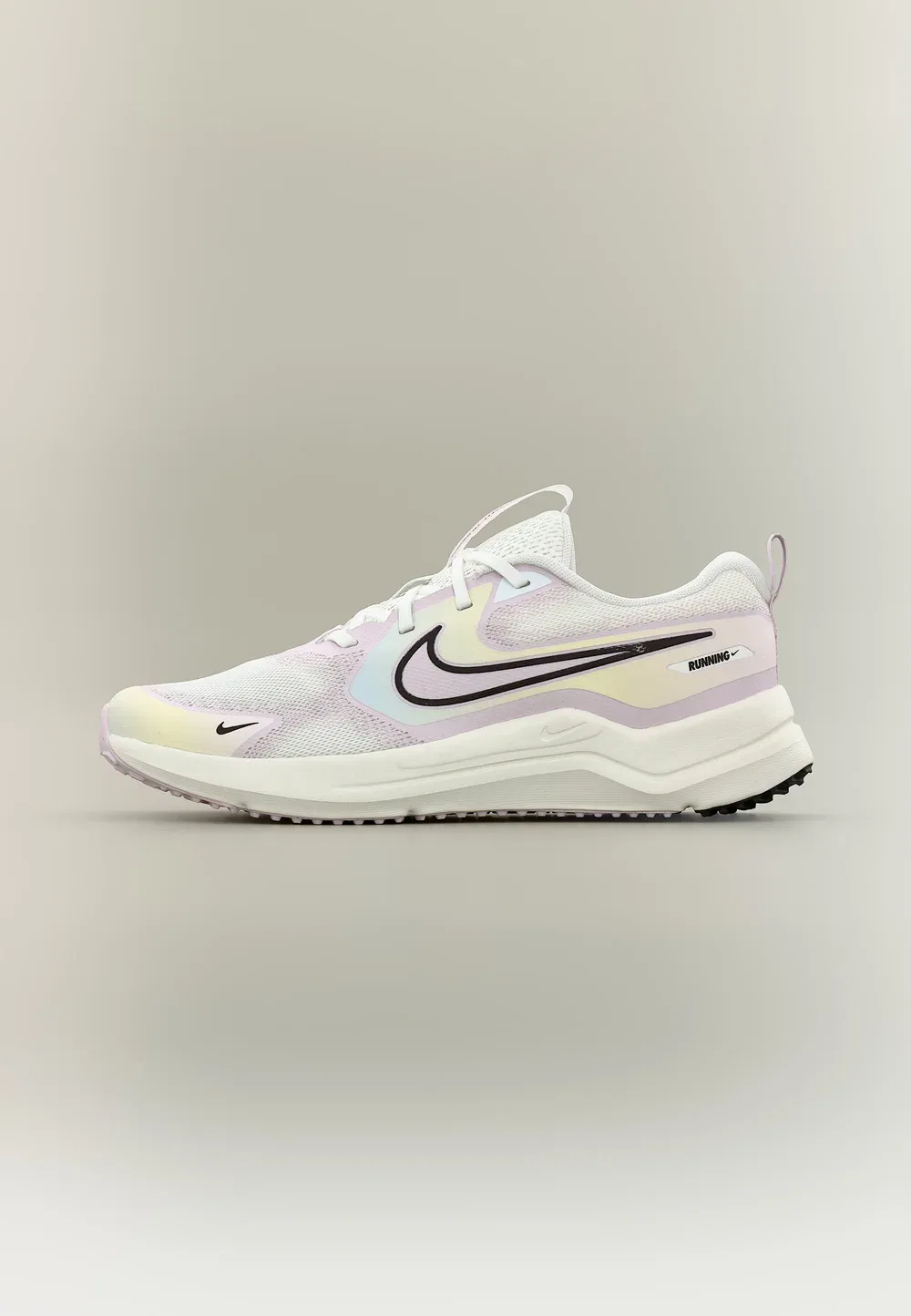 Кроссовки Cosmic Runner SE 2 унисекс - для бега по улицам Nike Performance, White/Black/Bleached Lilac/Sail