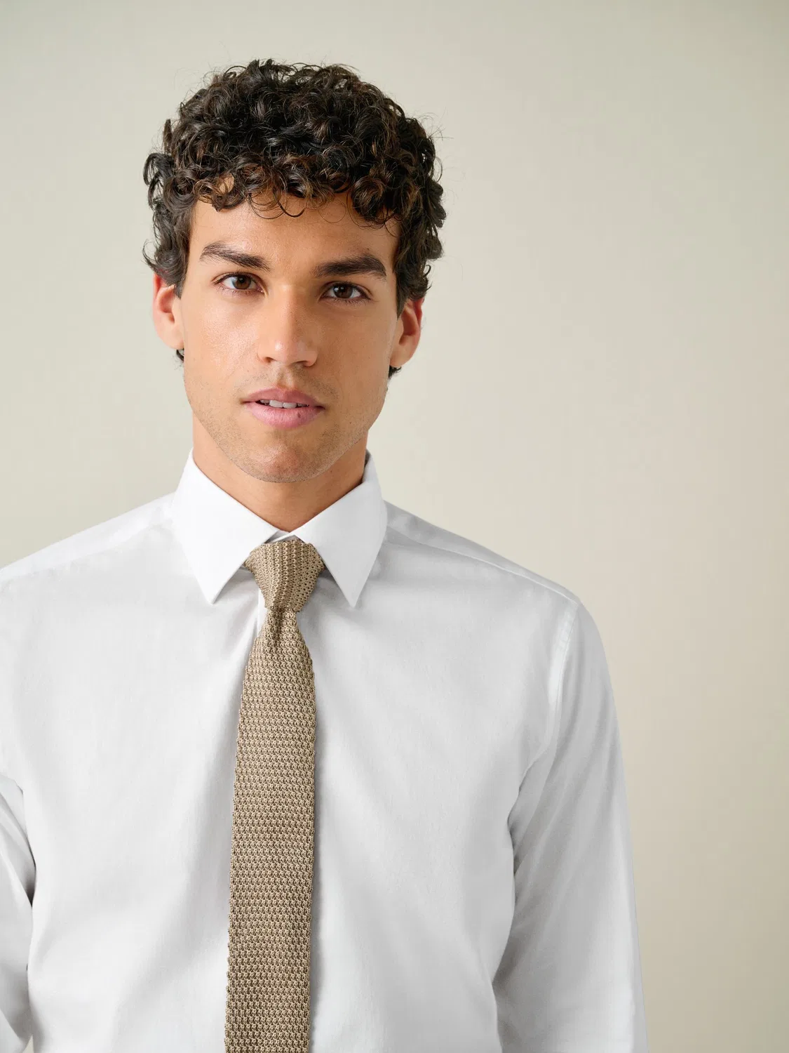 Рубашка с галстуком Slim Fit из хлопка Next, белый/нейтральный — фото 4