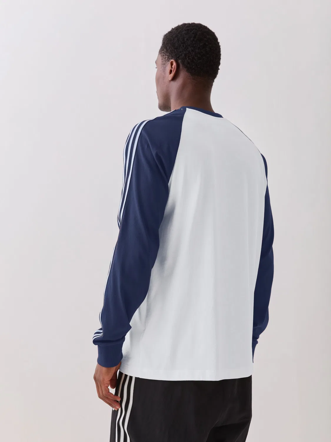 Свитшот с длинным рукавом Britcore Cali, adidas Originals, светло-голубой — фото 3