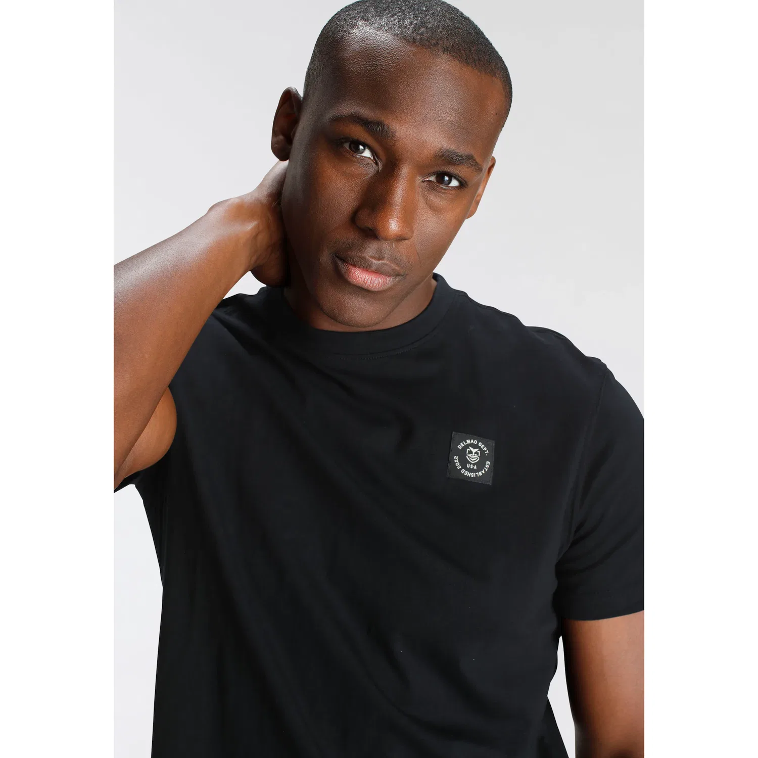 Детская футболка с круглым вырезом Regular Fit DELMAO, Black — фото 4