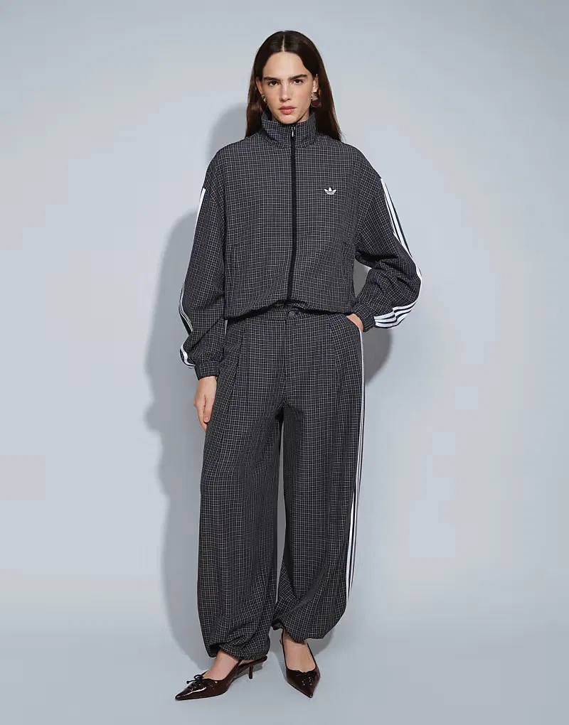 Свободные брюки Adidas Originals в черную клетку