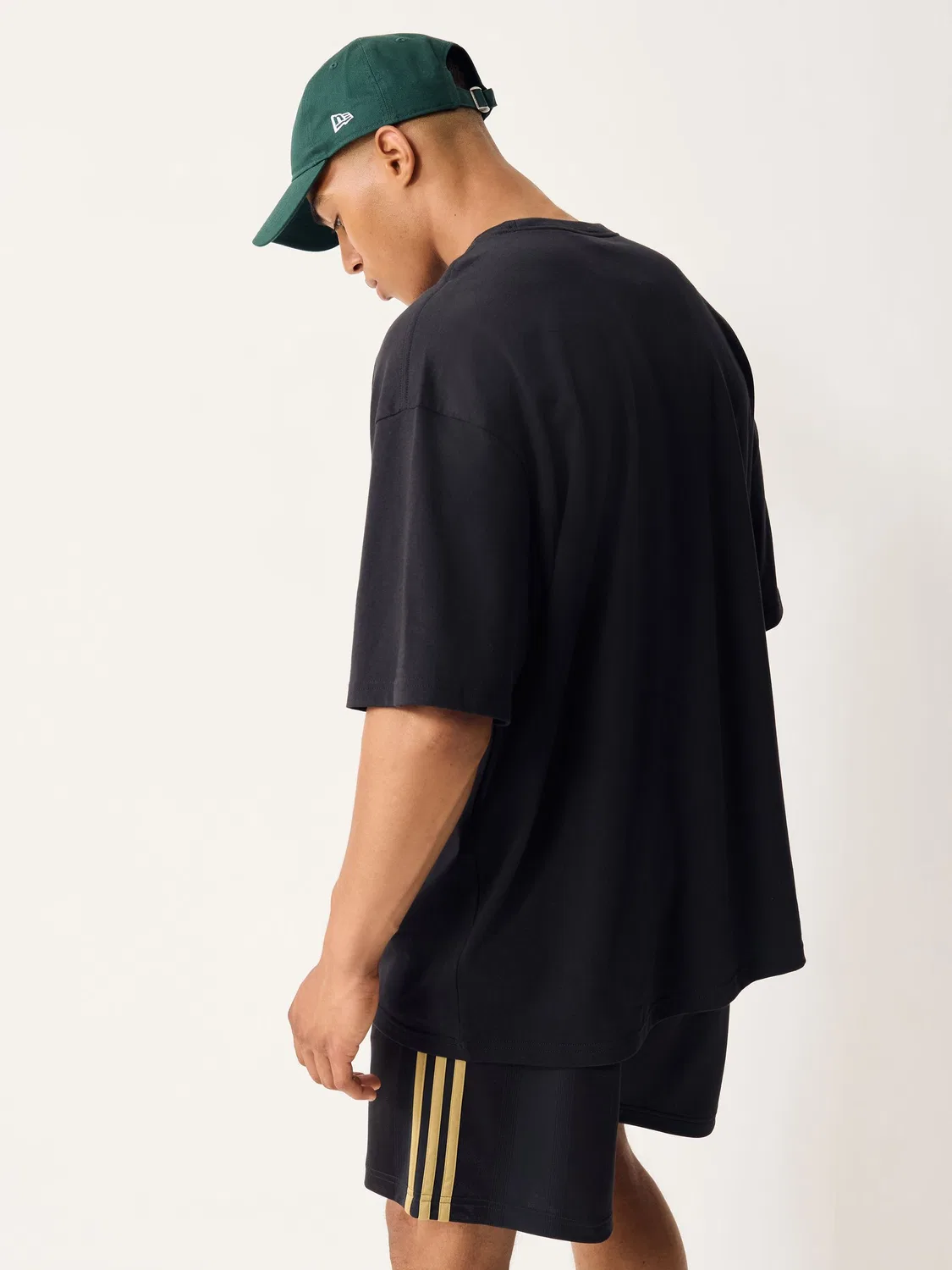 Футболка свободного кроя adidas Originals Trefoil Essentials, черный — фото 3