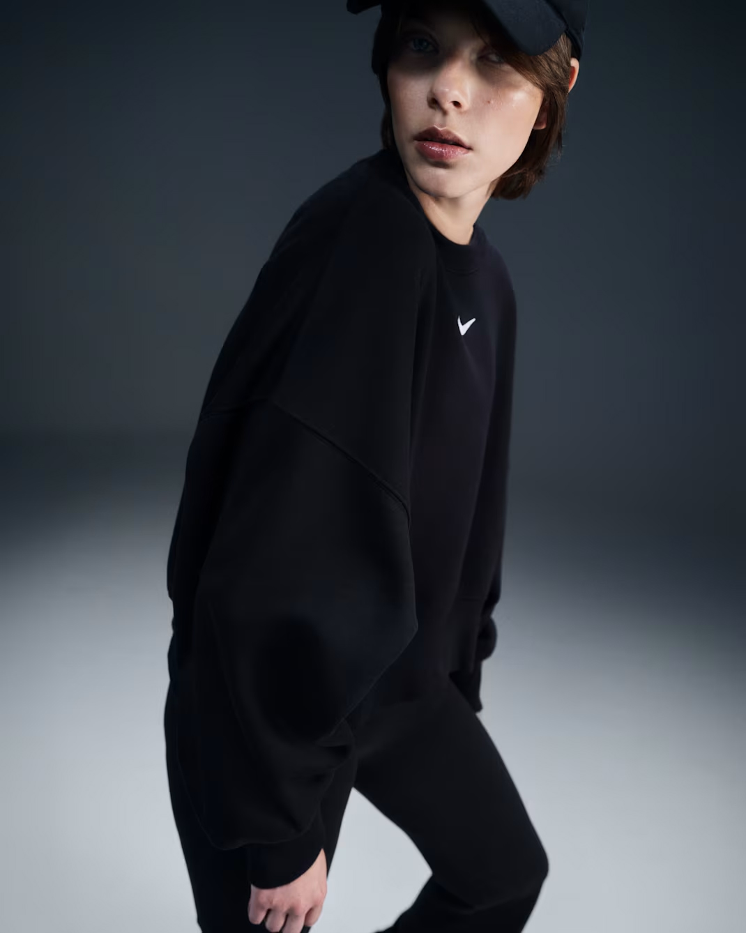 Свитшот Nike Phoenix Fleece Over-Oversized Crew-Neck, черный/белый — фото 4