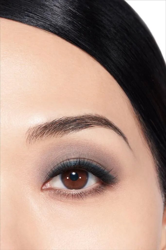 Палитра теней для век Chanel Les 4 Ombres, оттенок 324 Blurry Blue — фото 4