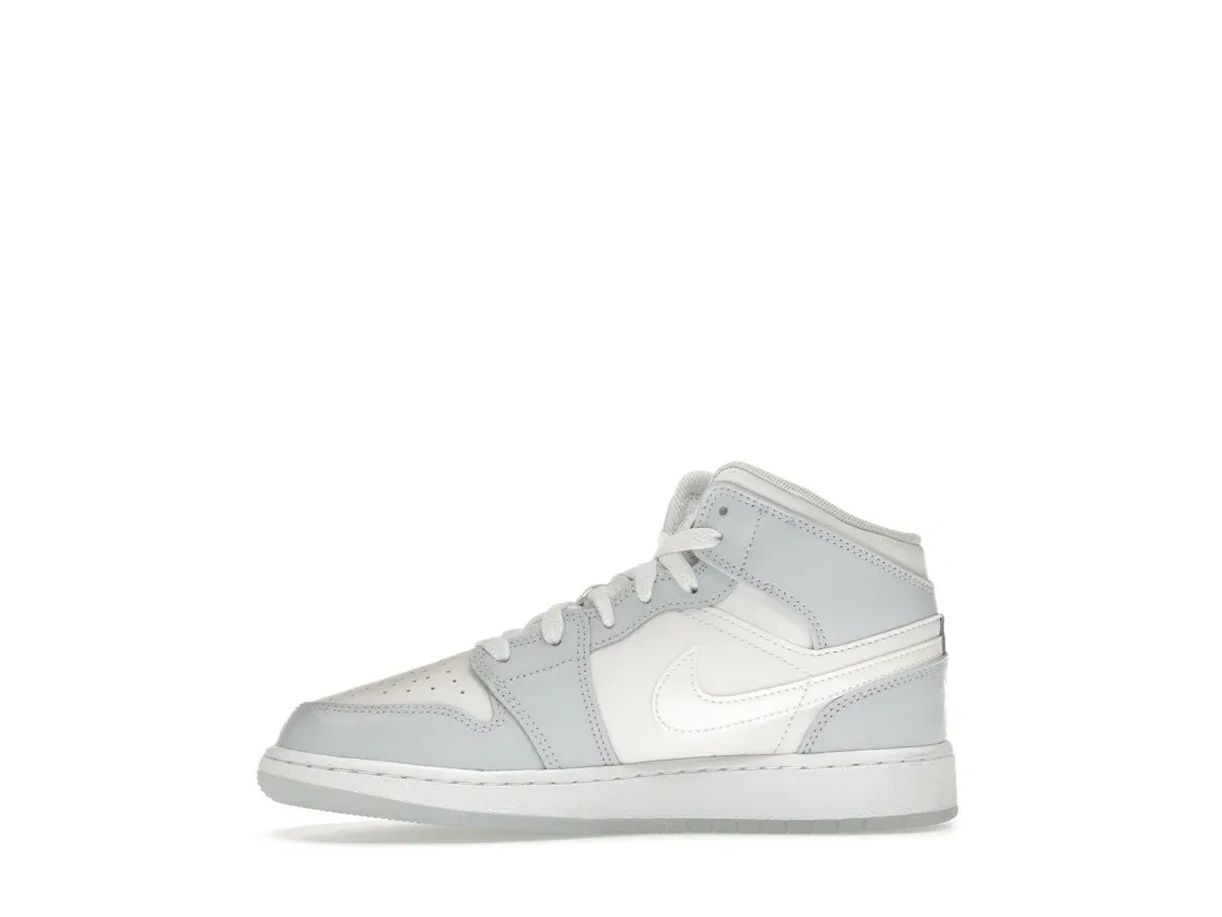 Детские кроссовки Lifestyle с блестящим свишем Jordan 1 Mid SE, Blue Tint/Summit White/White/Ice Blue — фото 3