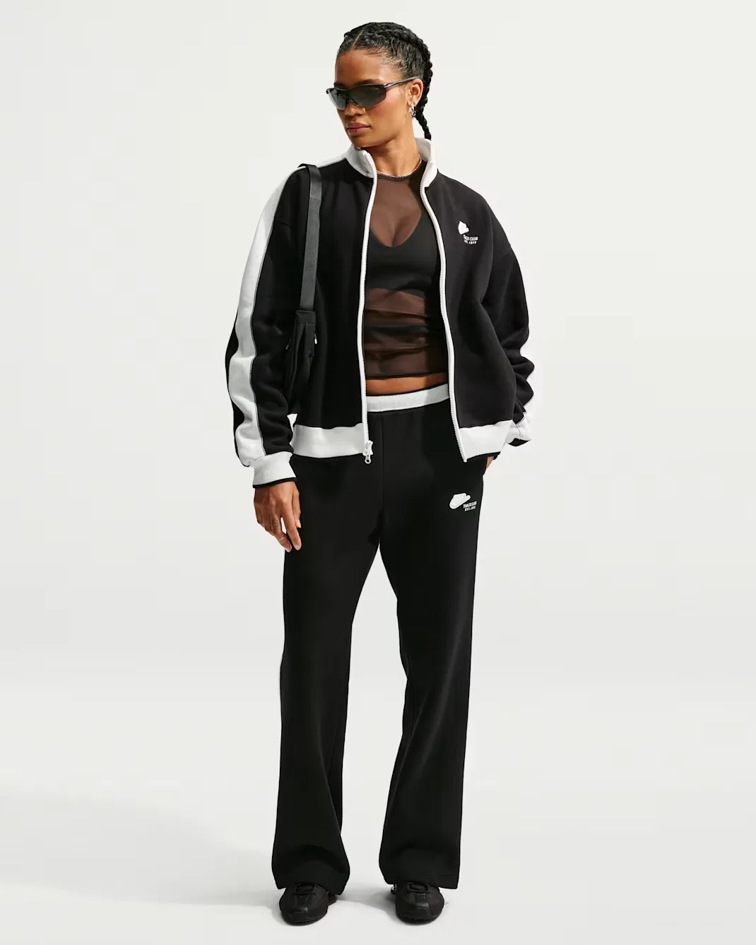 Женские спортивные брюки со средней посадкой Nike Studio Fleece Medium Weight "Nike Run Club", Total Black/Sail/Total Black