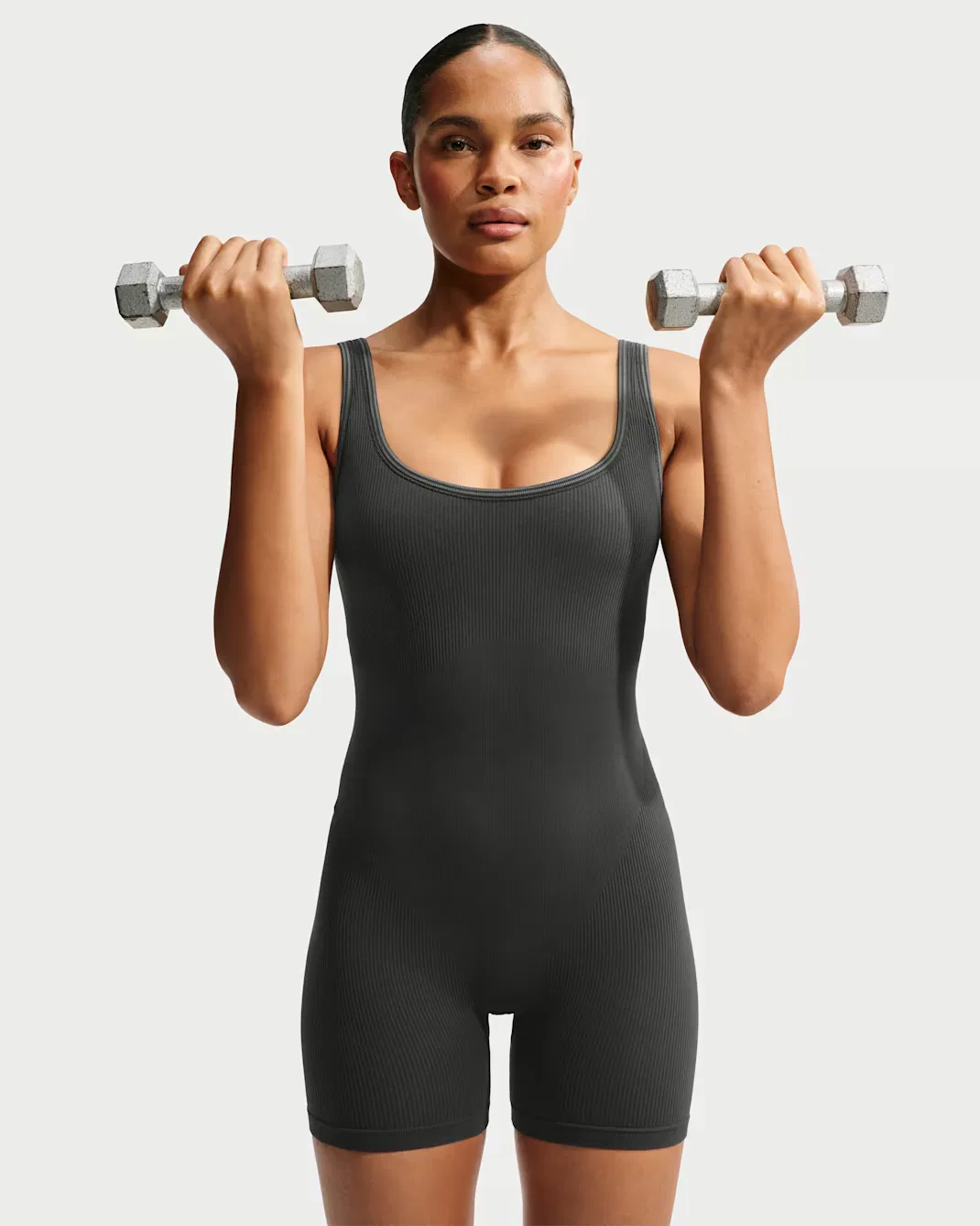 Женский боди с вырезом-лодочкой и шириной 5 дюймов NikeSKIMS Ribbed Seamless, NSKM Obsidian/NSKM Armor — фото 3
