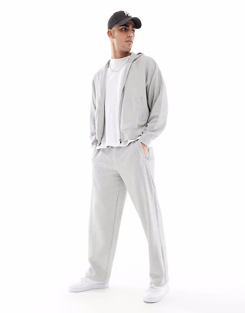 

Футболка Bershka seersucker co-ord joggers in light grey