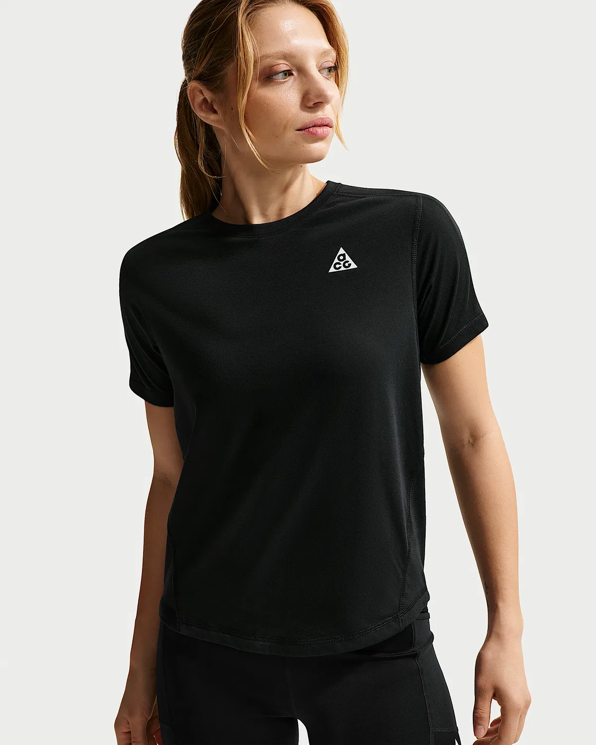 Женский топ для трейлраннинга Nike ACG Dri-FIT с коротким рукавом, Black/Summit White