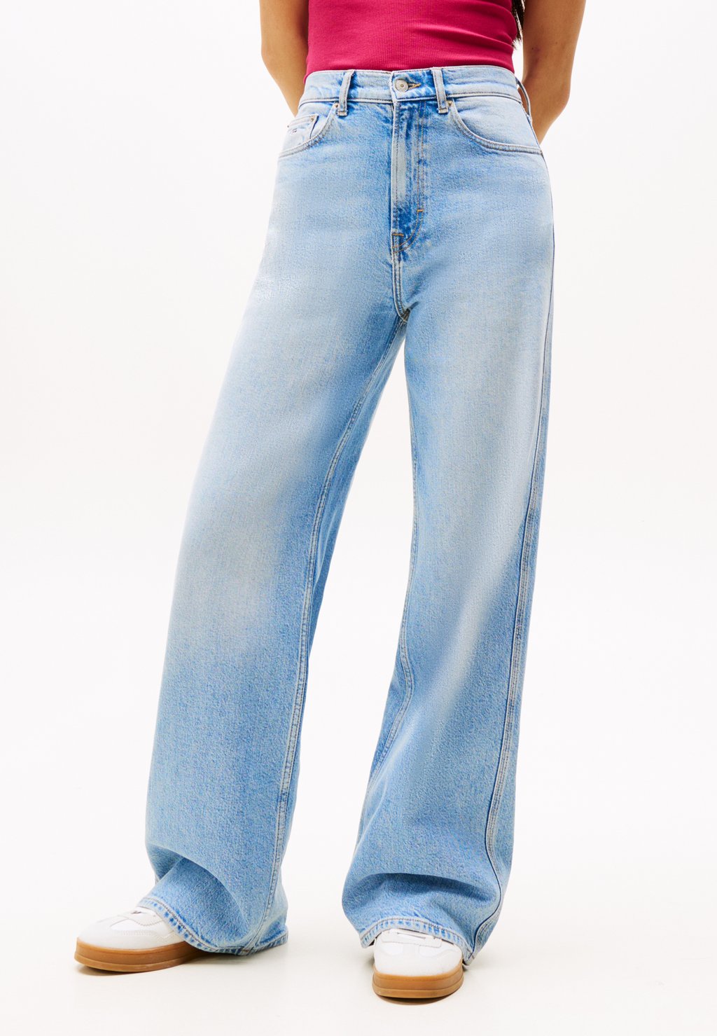 

Мешковатые джинсы Tommy Jeans, цвет Denim Light