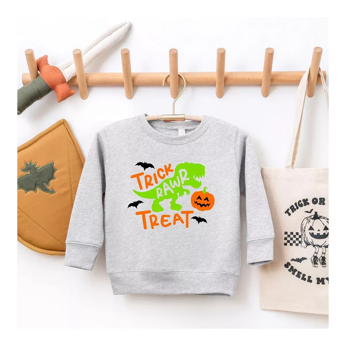 Детский свитшот с принтом Trick Rawr Treat The Juniper Shop, Heather Grey — фото 2
