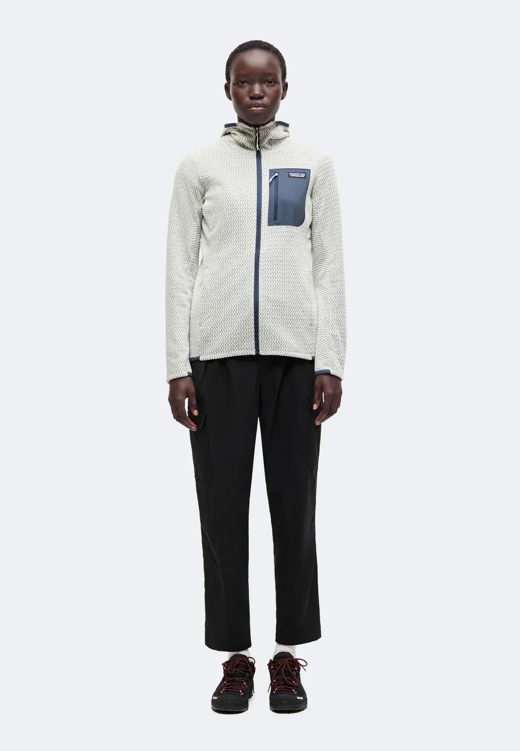 Толстовка R1 air на молнии с капюшоном - флисовая куртка Patagonia, Birch White — фото 2