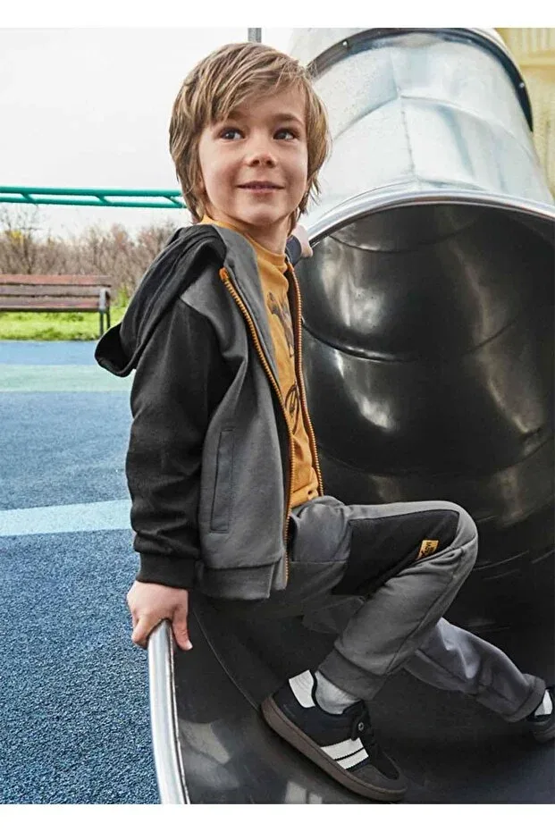 Детский спортивный костюм для мальчиков с капюшоном Winter boys' 3-piece tracksuit double bottom set Mayoral, Gray