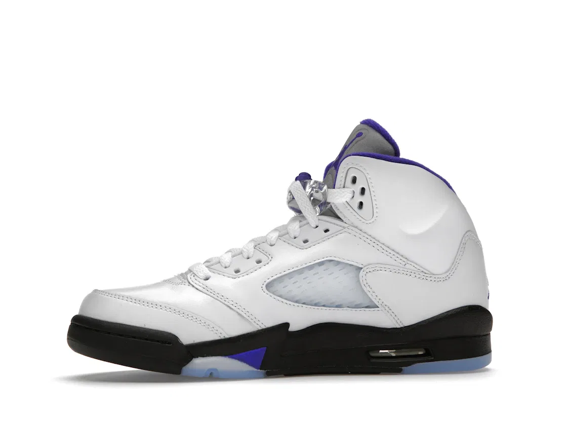 Детские кроссовки Lifestyle с контрастными акцентами Jordan 5 Retro, White/Dark Concord-Black — фото 3