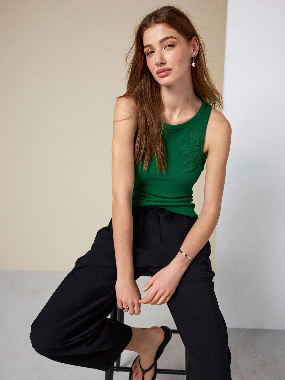 Топ вязаный ребристый, модель Green Ribbed Crochet Vest Top Next, зеленый — фото 2