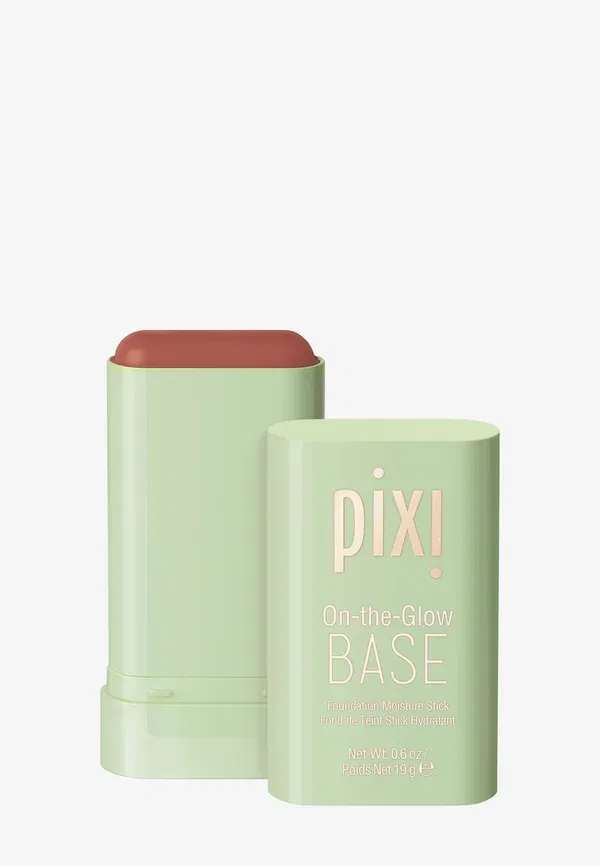 Тональная основа стик с натуральным финишем On-the-Glow base Pixi, Chesnut, 19 г, цвет chesnut
