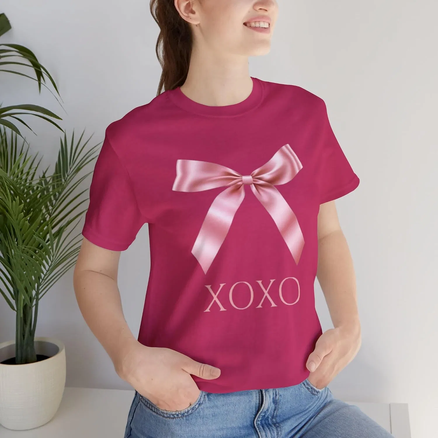 Женская футболка с бантом и принтом XOXO Bella Canvas 3001, Berry — фото 2