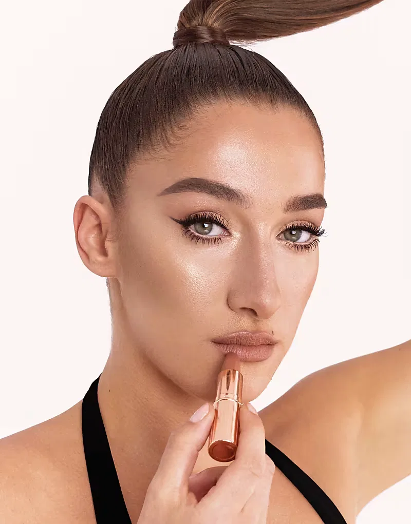 Помада Matte Revolution - Catwalking Charlotte Tilbury — фото 3