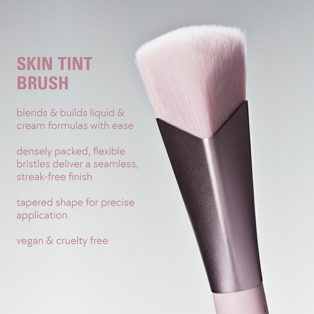 Кисть для лица skin tint brush Kylie Cosmetics, количество 1 шт. — фото 4