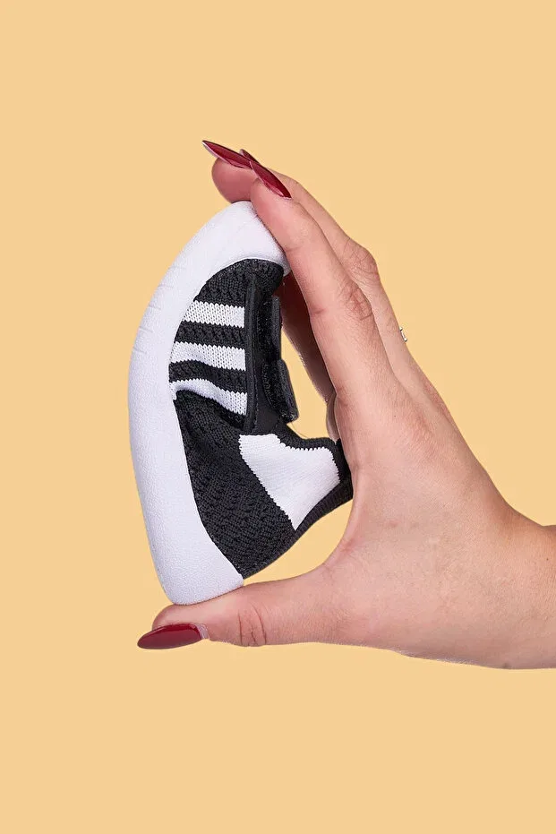 Детские туфли для девочек на липучке Wisil kids baby velcro flexible soft barefoot sole black white first step shoes Mumenim, Black And White — фото 2