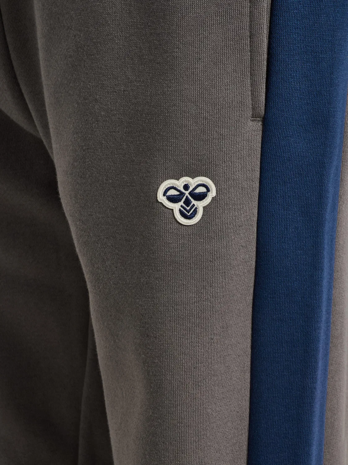 Детские спортивные штаны свободного кроя с регулируемой талией Hmljr Loose Hummel, Grau — фото 3