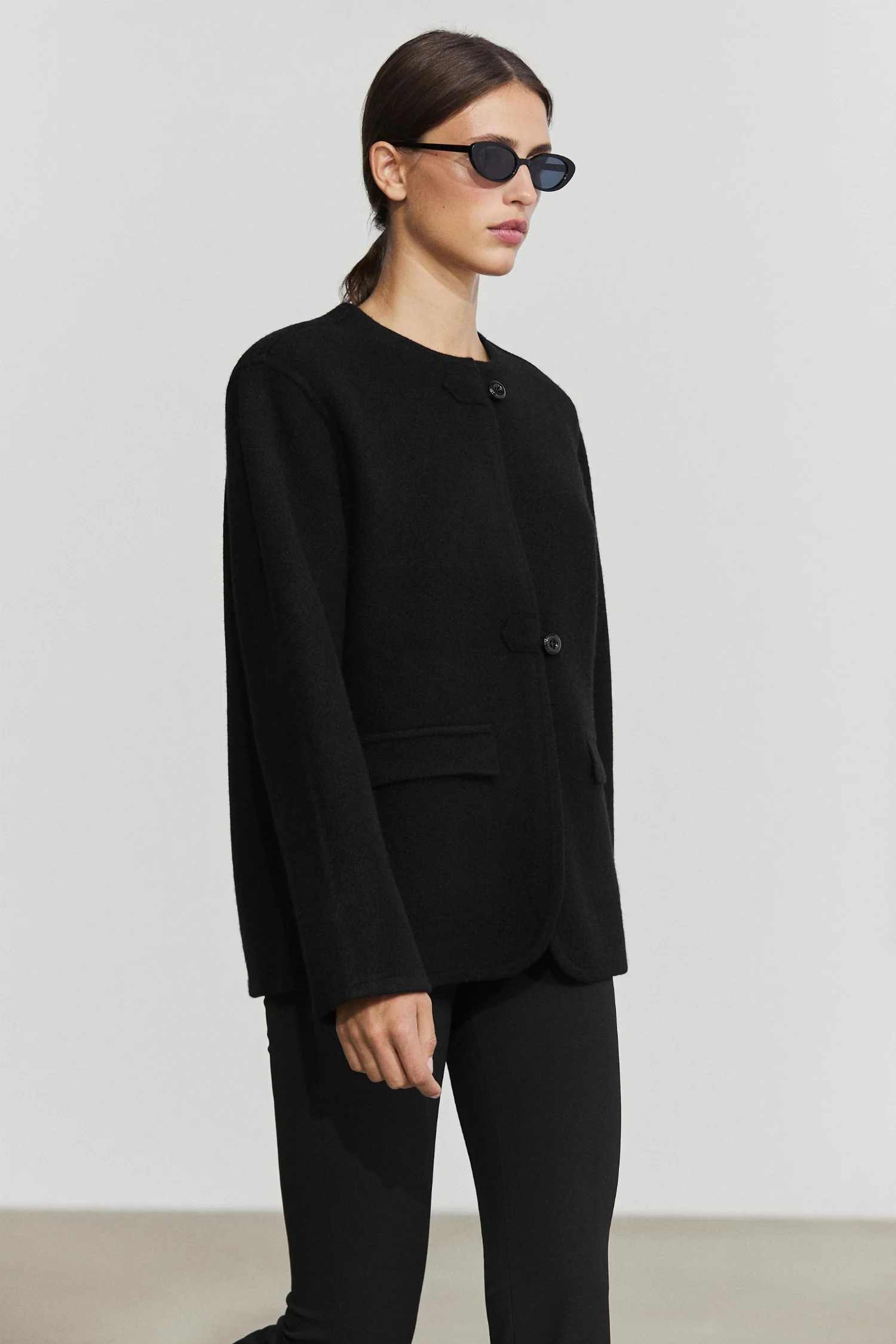 Кардиган Massimo Dutti 100% Wool Knit With Button Details, черный — фото 2