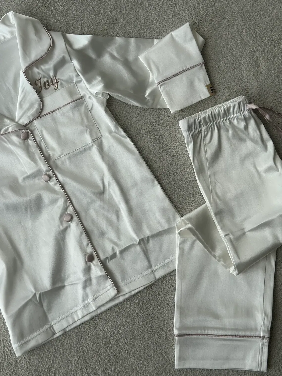 Персональные атласные пижамы с длинным рукавом Lulabay, Ivory