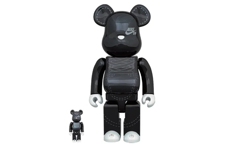 

Виниловая фигурка Be@rbrick Nike SB 2020, 30 см + 7 см