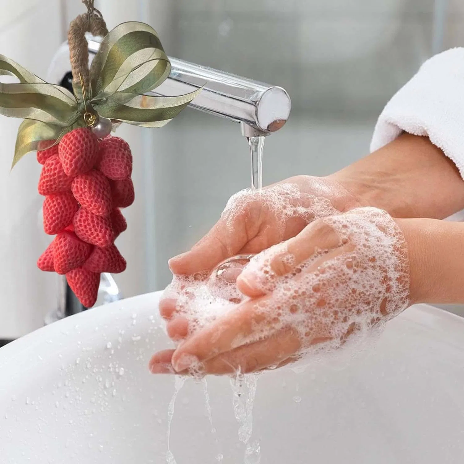 Мыло ручной работы Strawberry Soap on a Rope, Generisch, 3 шт., Прозрачный Красный — фото 2