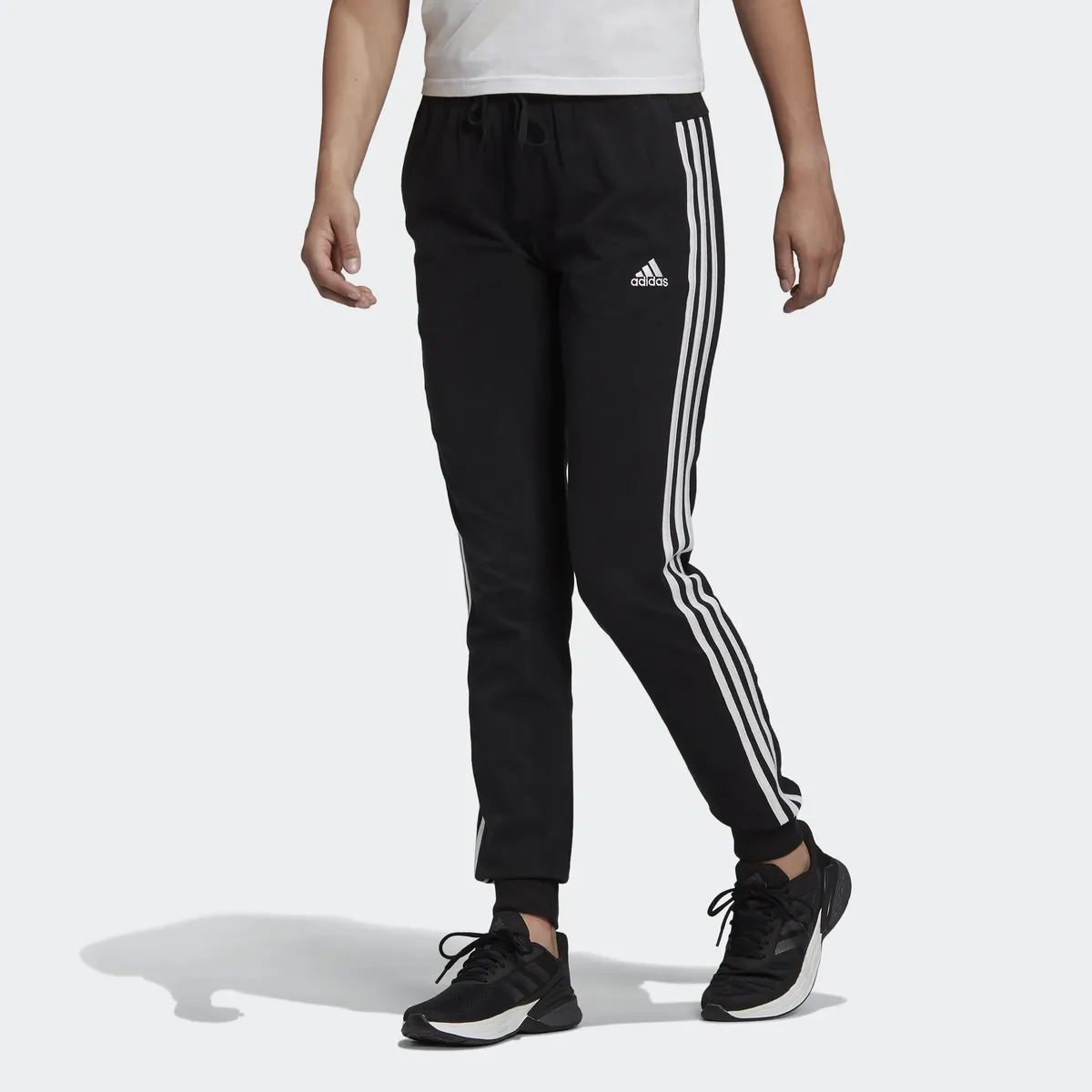 

Спортивные брюки Adidas Sportswear "ESSENTIALS SINGLE JERSEY 3STRIPES PANTS" (1 шт.), белый