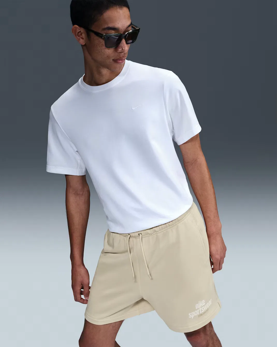 Мужские шорты из французской махровой ткани Nike Club, Light Khaki/Light Khaki/Sail — фото 2
