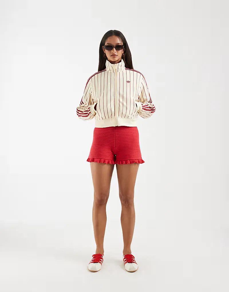 Спортивная куртка Adidas Originals Reversible Firebird в цвете теплый ванильный/команда победы — фото 2