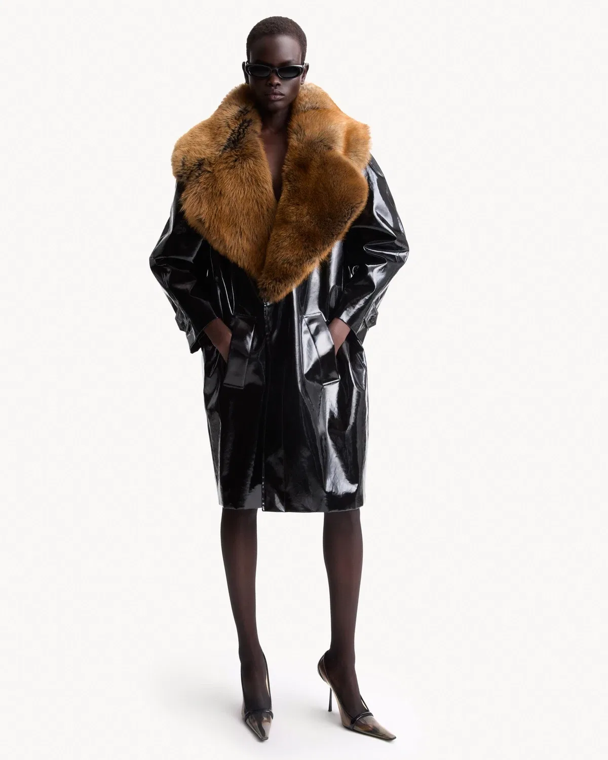Пальто-кокон из лакированного канваса и овчины SAINT LAURENT, черный — фото 2