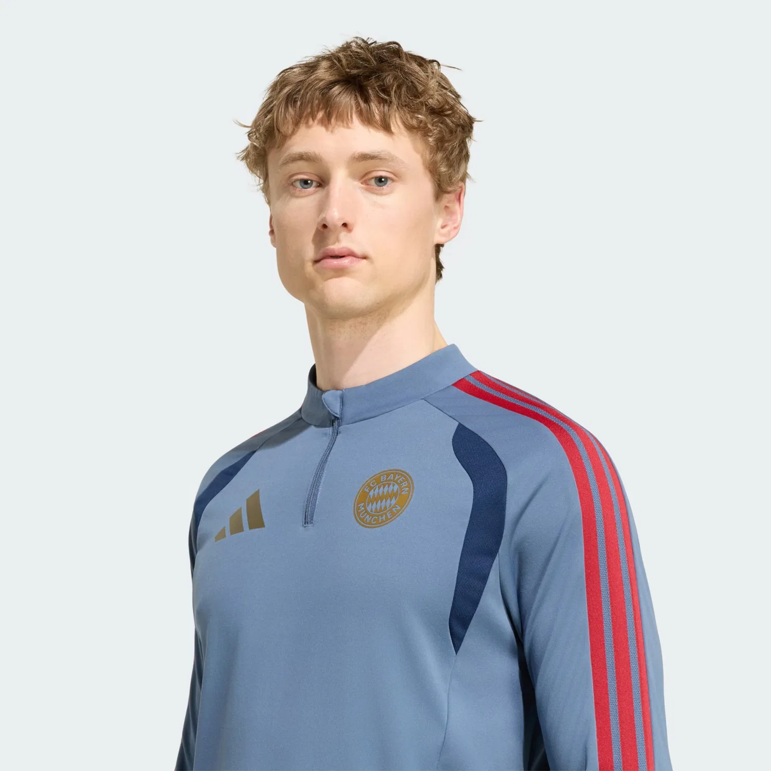 Футболка Adidas Performance FC Bayern München 26/27 темно-синего цвета, опал — фото 4