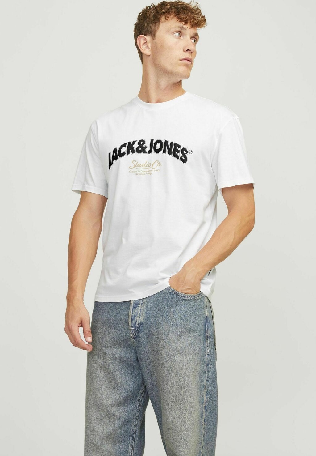 

Футболка с принтом RUNDHALS Jack & Jones, кремовый