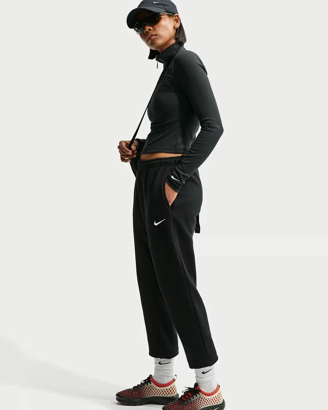 Женские спортивные брюки средней посадки Nike Studio Fleece Medium Weight, Total Black/Sail — фото 4