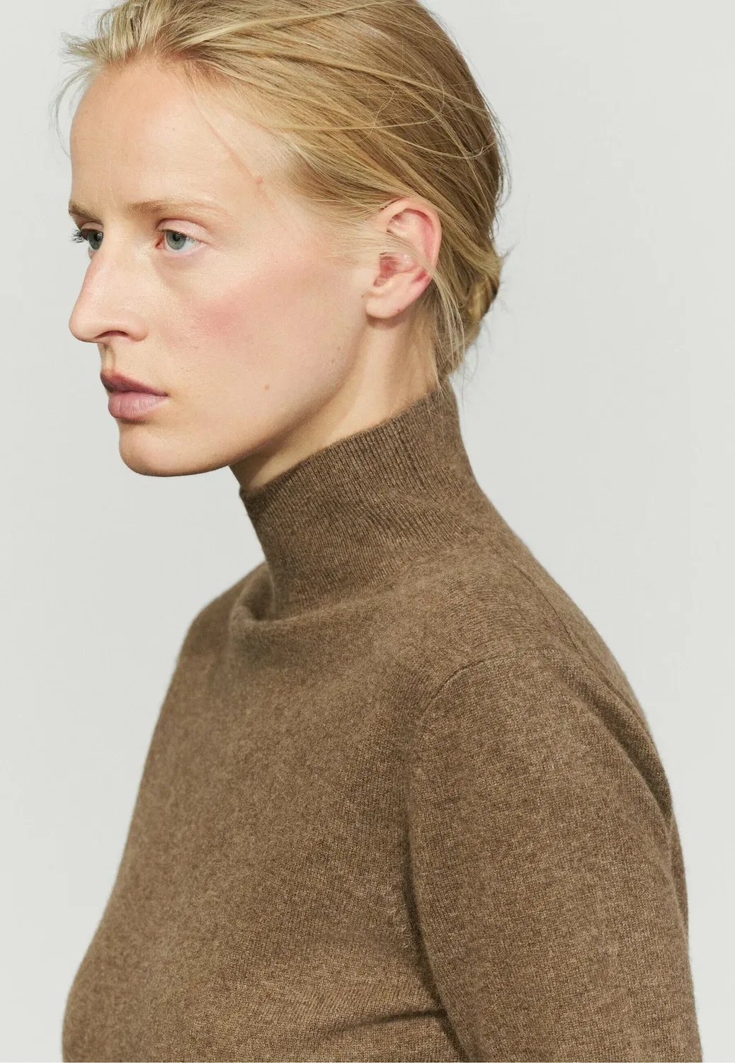 Простая футболка Massimo Dutti, Dark Brown — фото 4