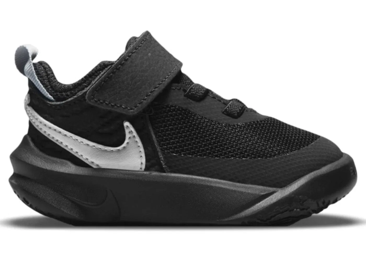 Детские кроссовки для активного спорта Nike Team Hustle D10 Nike, Black/Volt/White/Metallic Silver