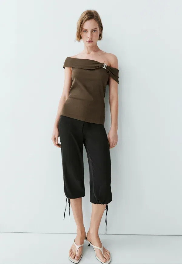 Топ с открытыми плечами с деталью из драгоценностей Massimo Dutti, Khaki, хаки — фото 2