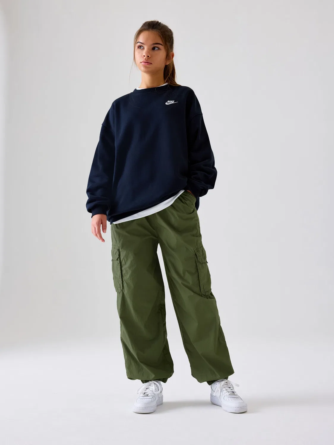 Свитшот оверсайз Club Fleece Nike, черный — фото 2